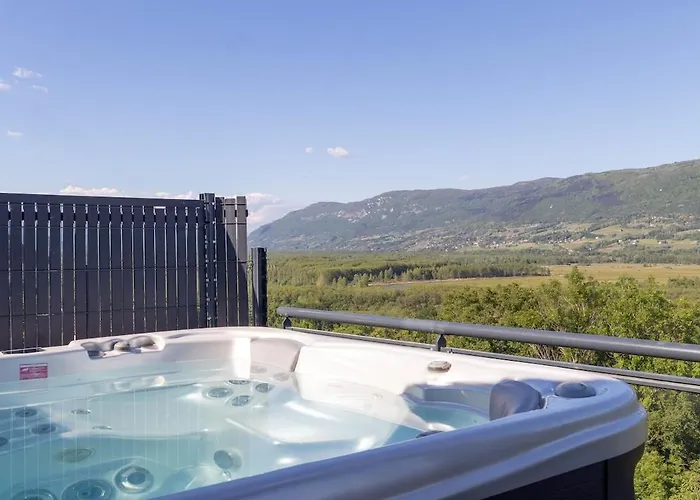 Vila & Terrasse Du Bourget - Jacuzzi Chanaz