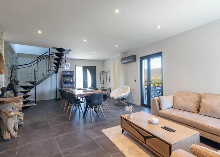Vila & Terrasse Du Bourget - Jacuzzi Chanaz