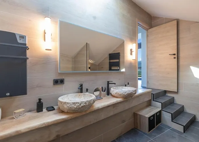 Vila & Terrasse Du Bourget - Jacuzzi Chanaz