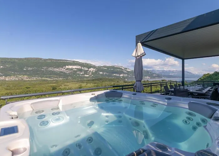 & Terrasse Du Bourget - Jacuzzi Vila Chanaz